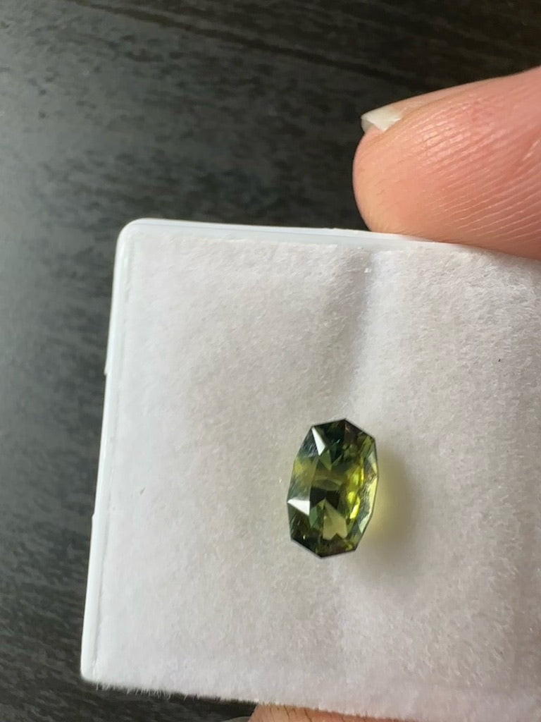 Parti-Color Teal Green Sapphire 1.35ct