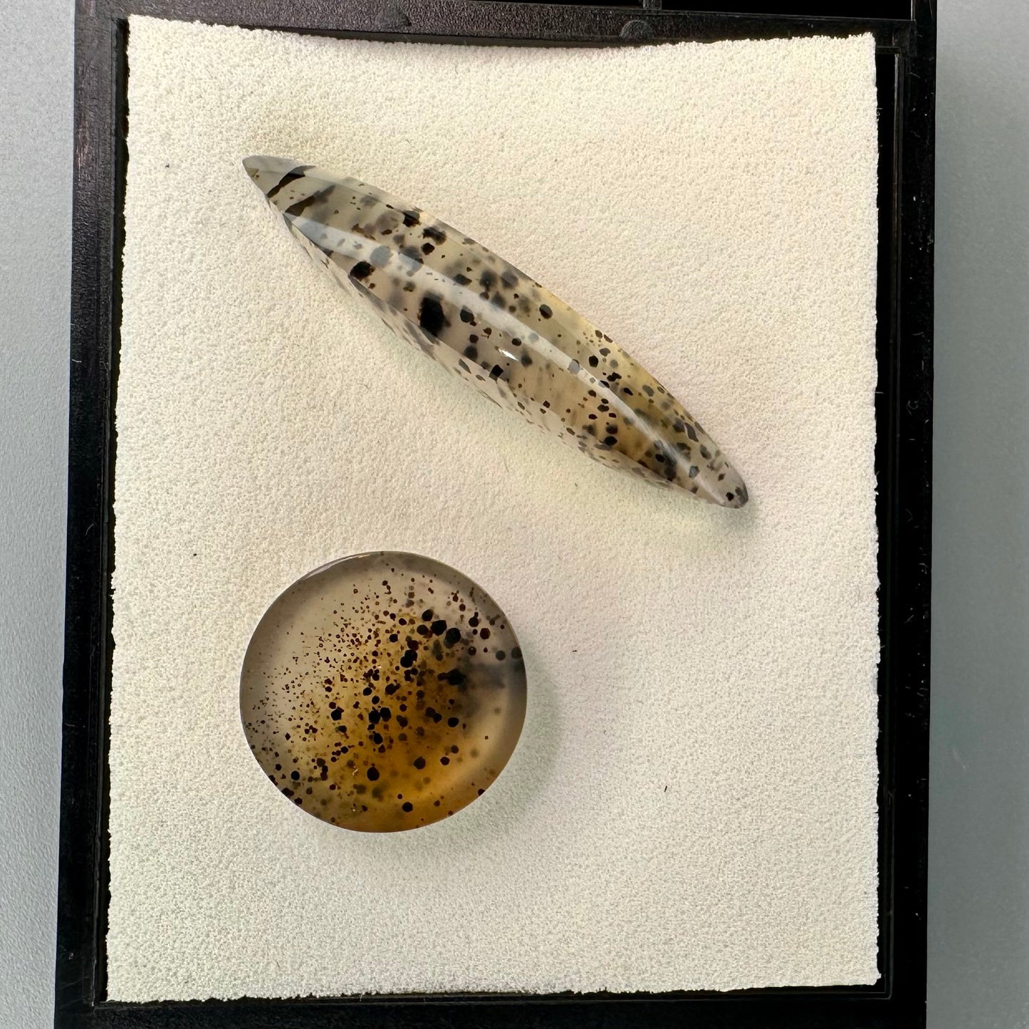 Agate with Hematite set, round and long navette shaped gems