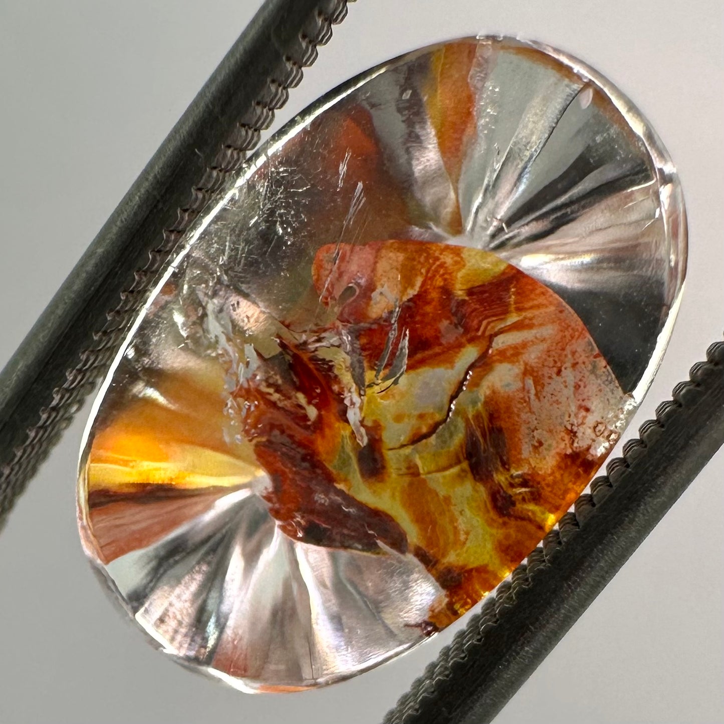 Hemantoid Quartz, unique cut
