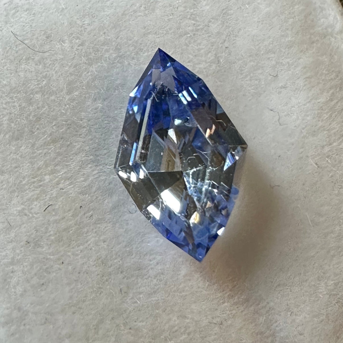 Kite shape Parti-Color Sapphire 2.02ct