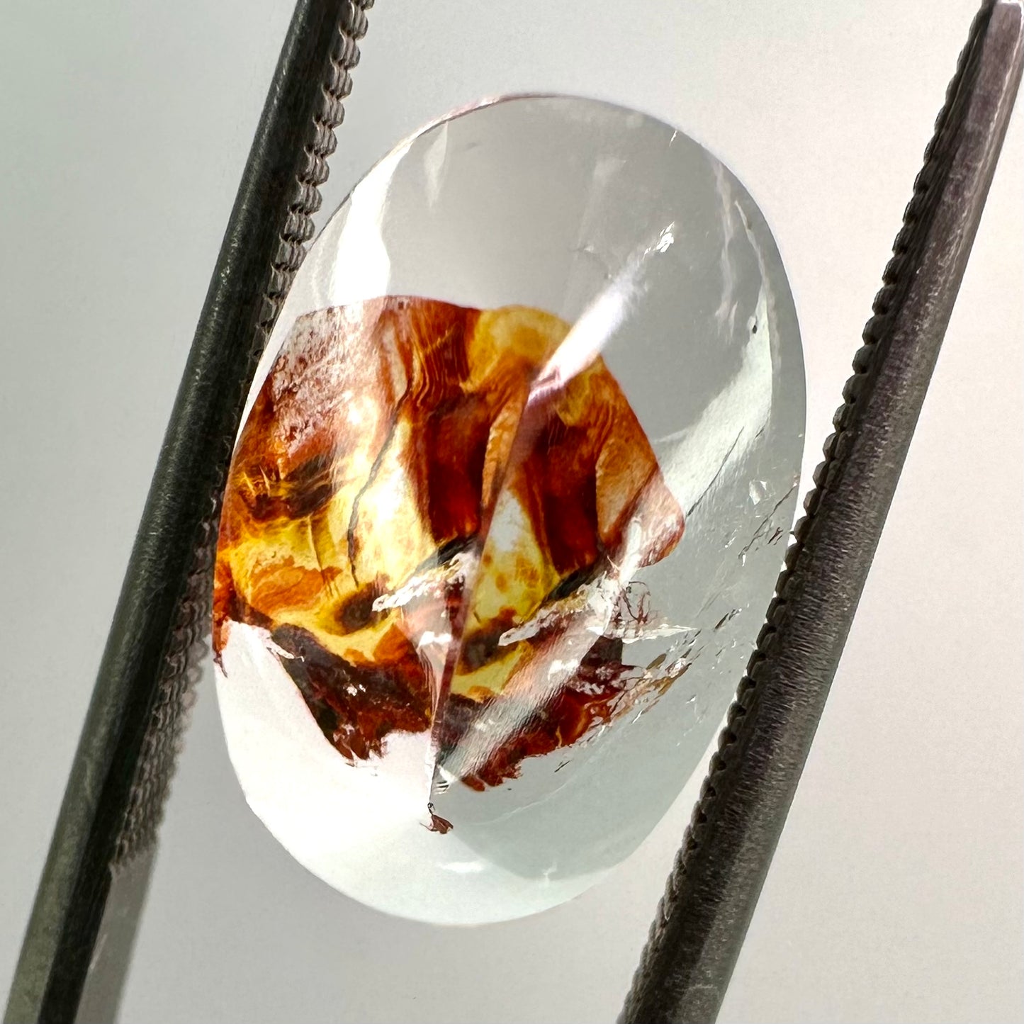 Hemantoid Quartz, unique cut