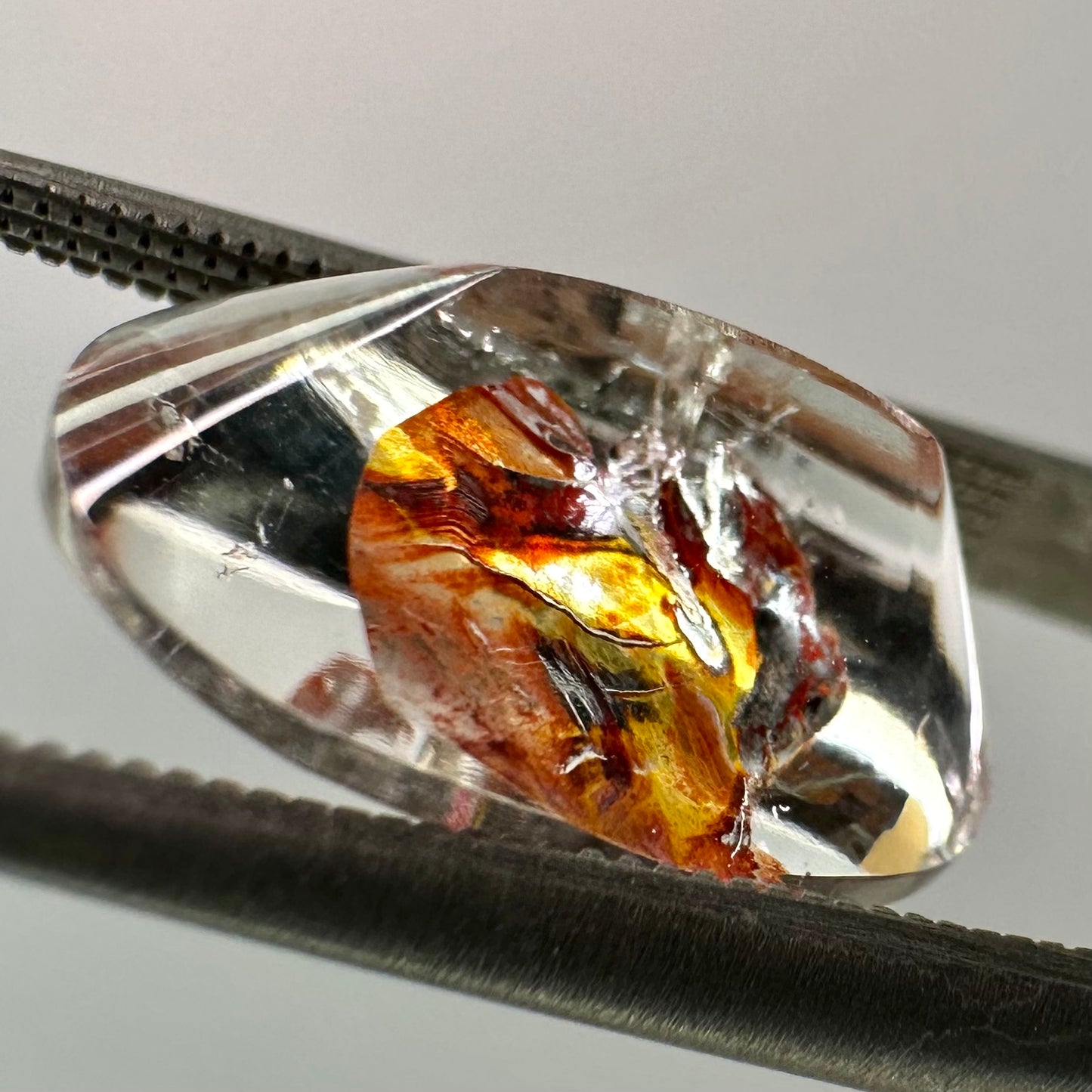 Hemantoid Quartz, unique cut