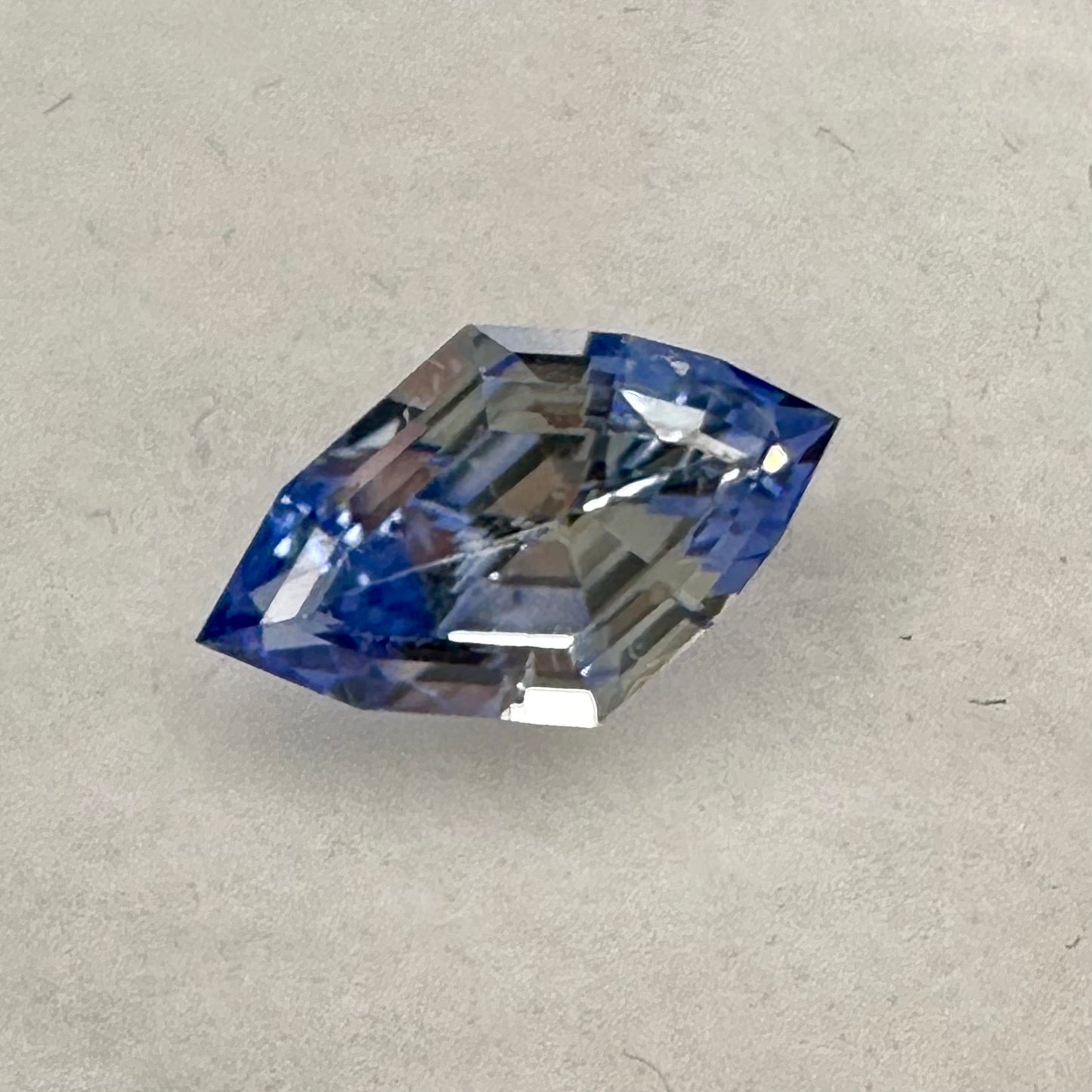Kite shape Parti-Color Sapphire 2.02ct