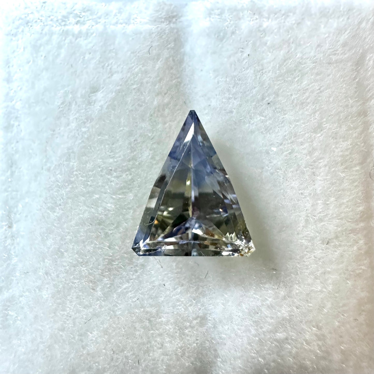 Triangular Bi-Color Sapphire 1.57ct