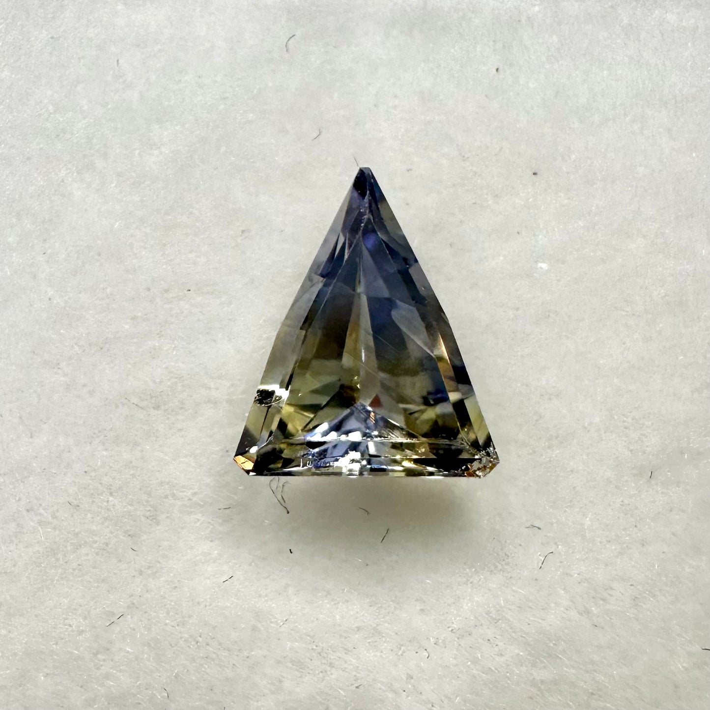 Triangular Bi-Color Sapphire 1.57ct